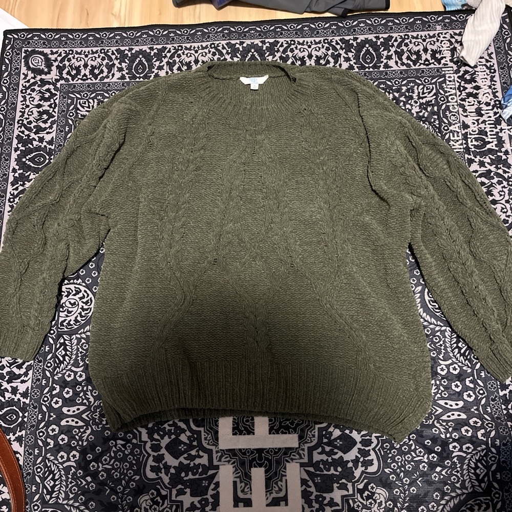 Time and tru branded heavyweight knit Fits